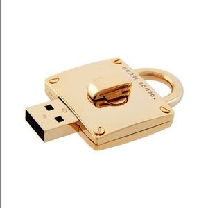 Henri Bendel Jetsetter USB Drive